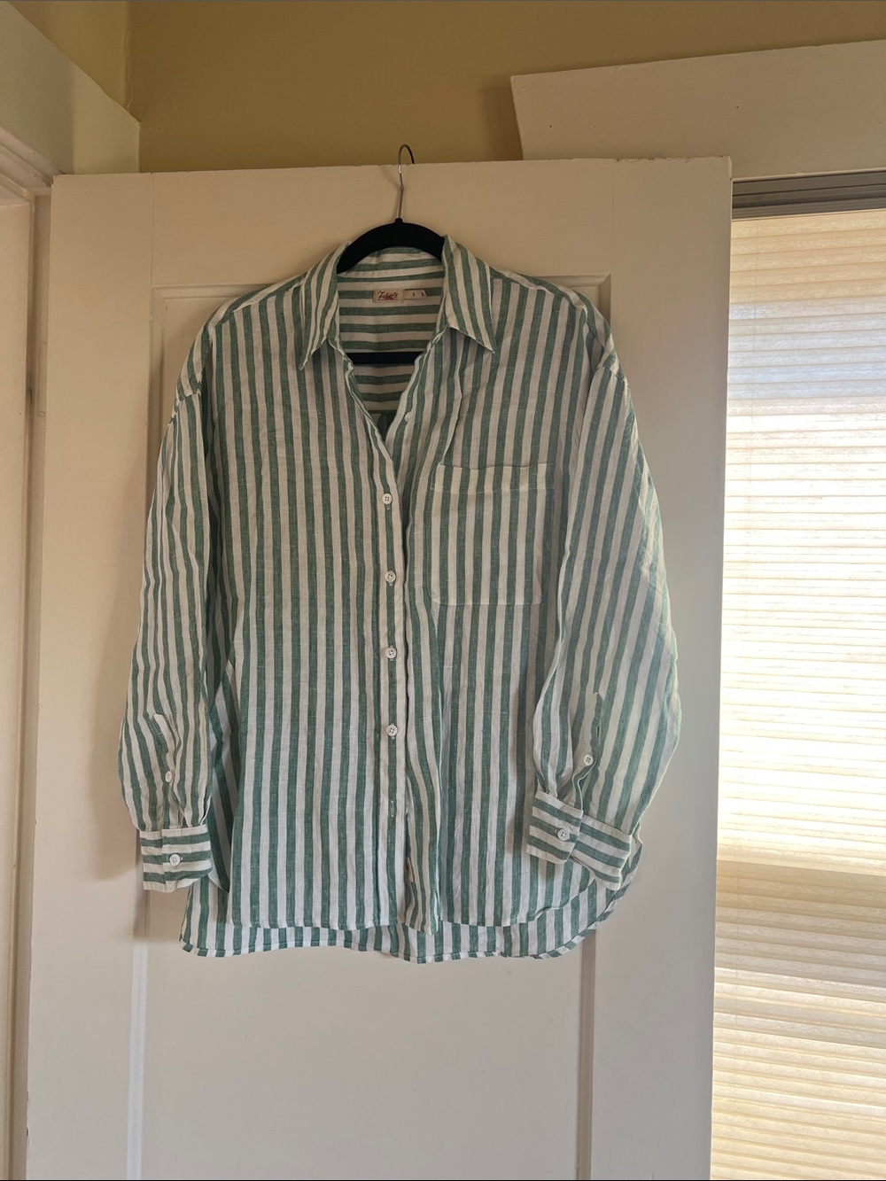 Faherty Green and White Striped Button-Down 100% linen Shirt